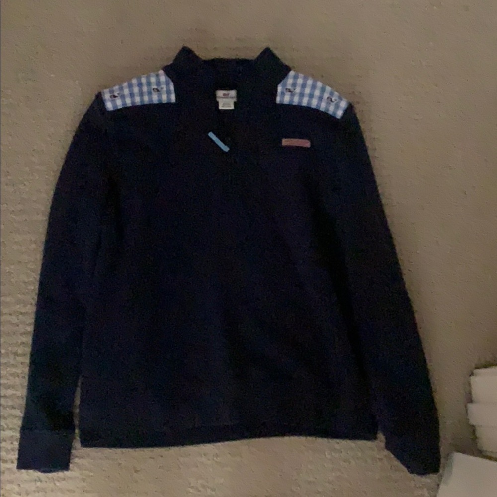 Vineyard vines classic shep shirt! Fits small